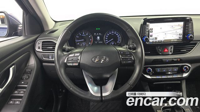 Hyundai i30 2017 — photo 19
