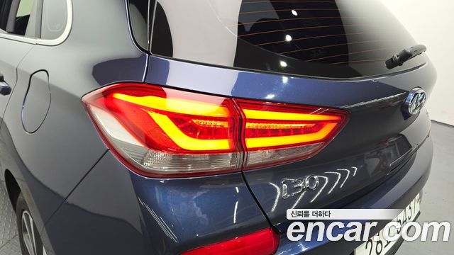 Hyundai i30 2017 — photo 9
