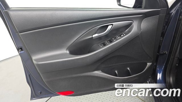Hyundai i30 2017 — photo 14