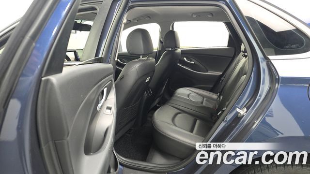 Hyundai i30 2017 — photo 16