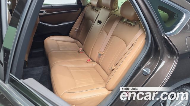 Genesis G80 2017 — photo 16