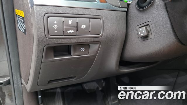 Genesis G80 2017 — photo 28