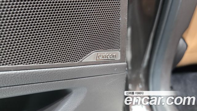 Genesis G80 2017 — photo 30