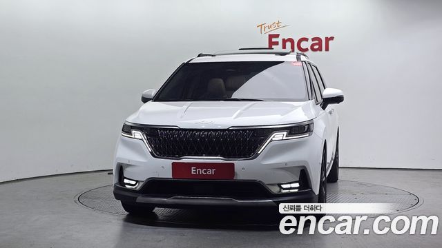 Kia Canival 2023 — photo 3