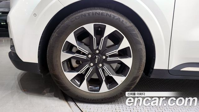 Kia Canival 2023 — photo 5
