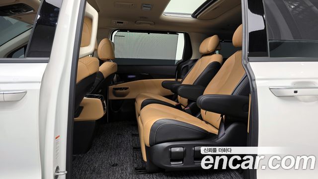 Kia Canival 2023 — photo 18