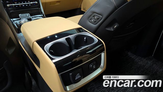 Kia Canival 2023 — photo 24