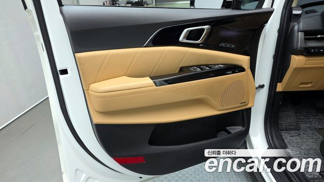 Kia Canival 2023 — photo 14