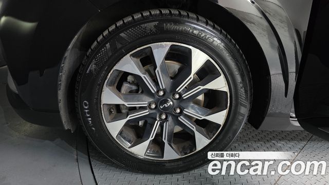 Kia Canival 2023 — photo 5