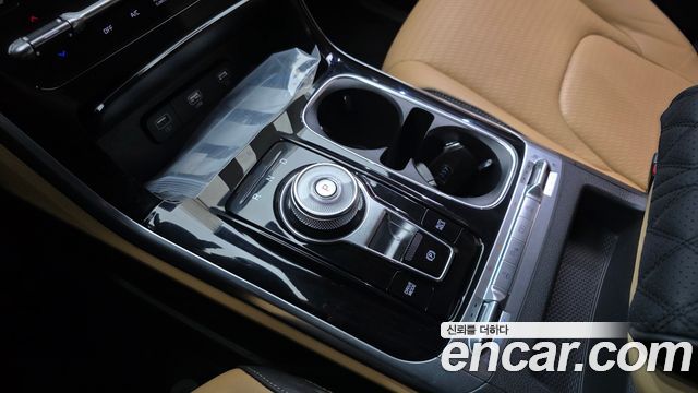 Kia Canival 2023 — photo 9
