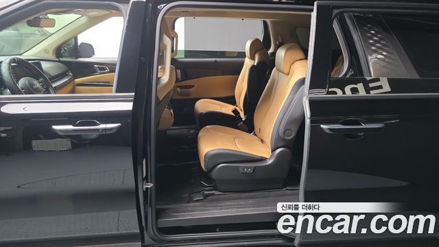 Kia Canival 2023 — photo 11