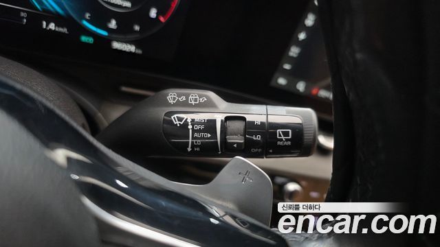 Kia Canival 2023 — photo 16