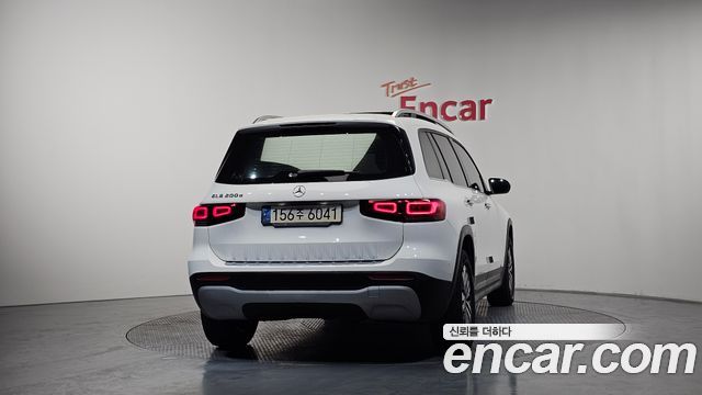 Mercedes-Benz GLB-Class 2021 — photo 4