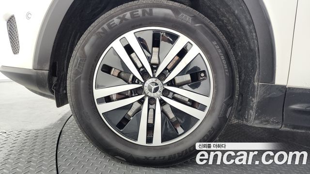 Mercedes-Benz GLB-Class 2021 — photo 5