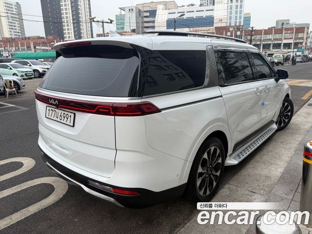 Kia Canival 2023 — photo 3