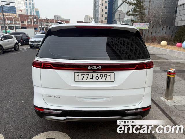 Kia Canival 2023 — photo 4