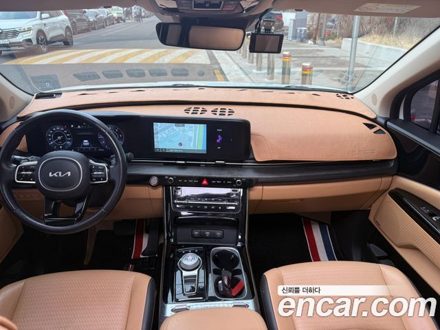Kia Canival 2023 — photo 8