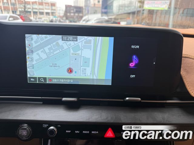 Kia Canival 2023 — photo 16