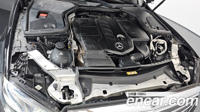 Mercedes-Benz E-Class 2017 — photo 6