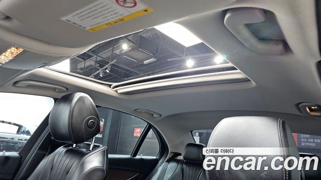 Mercedes-Benz E-Class 2017 — photo 25