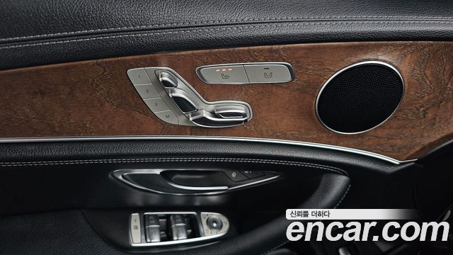 Mercedes-Benz E-Class 2017 — photo 31