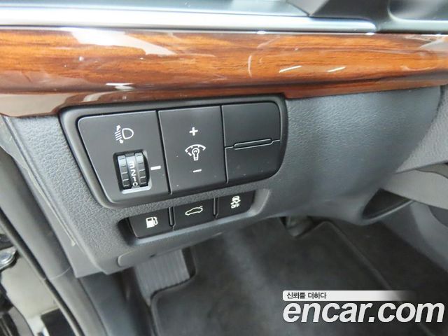 Kia K7 2016 — photo 11