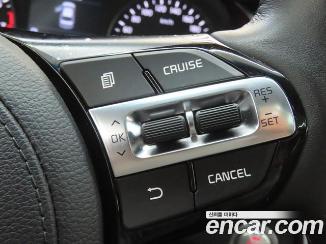 Kia K7 2016 — photo 17