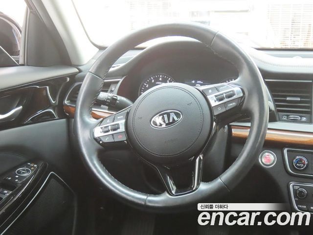 Kia K7 2016 — photo 18