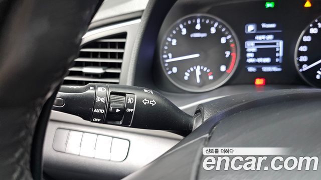 Hyundai AVANTE 2016 — photo 16