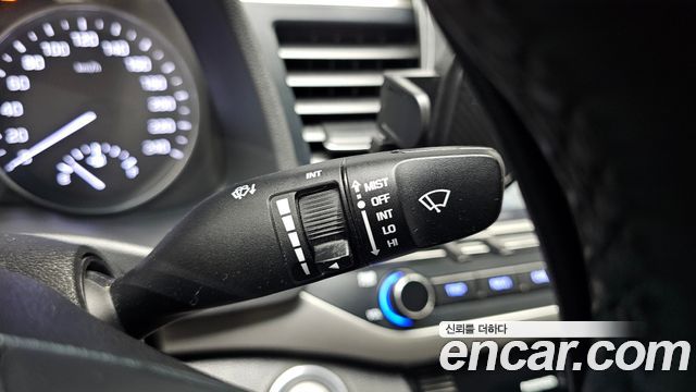 Hyundai AVANTE 2016 — photo 19