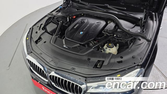 BMW 7-Series 2018 — photo 6