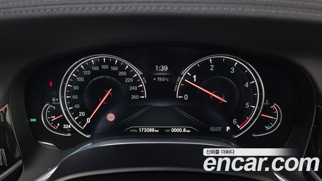 BMW 7-Series 2018 — photo 8