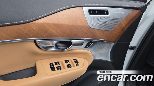 Volvo XC90 2019 — photo 19