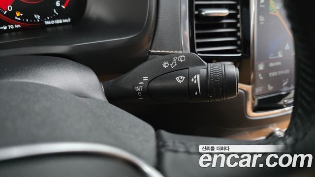 Volvo XC90 2019 — photo 27