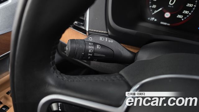 Volvo XC90 2019 — photo 29