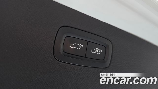 Volvo XC90 2019 — photo 31