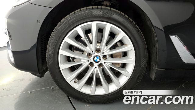 BMW 5-Series 2022 — photo 5