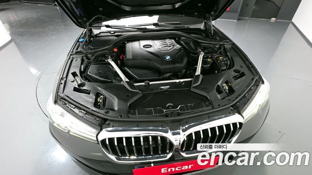 BMW 5-Series 2022 — photo 6