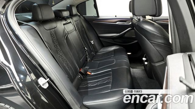 BMW 5-Series 2022 — photo 12