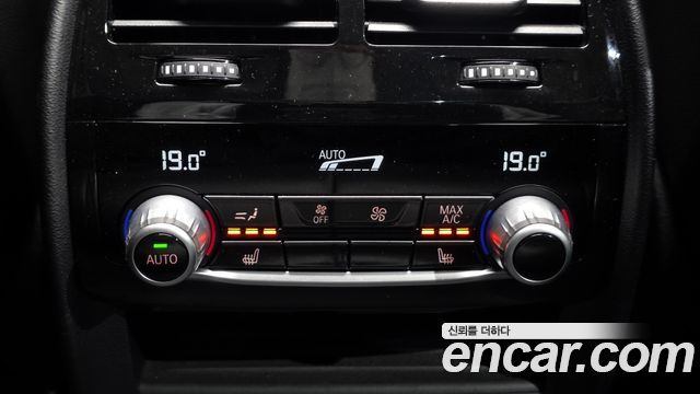 BMW 5-Series 2022 — photo 19