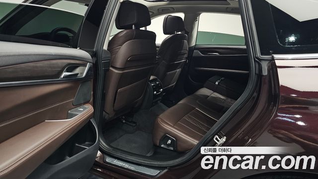 BMW Gran Turismo 2020 — photo 17