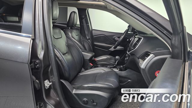 Jeep Cherokee 2017 — photo 10