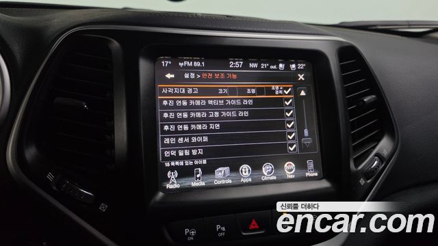 Jeep Cherokee 2017 — photo 16