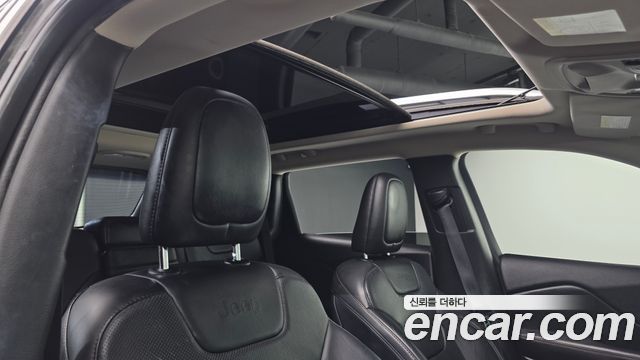 Jeep Cherokee 2017 — photo 19
