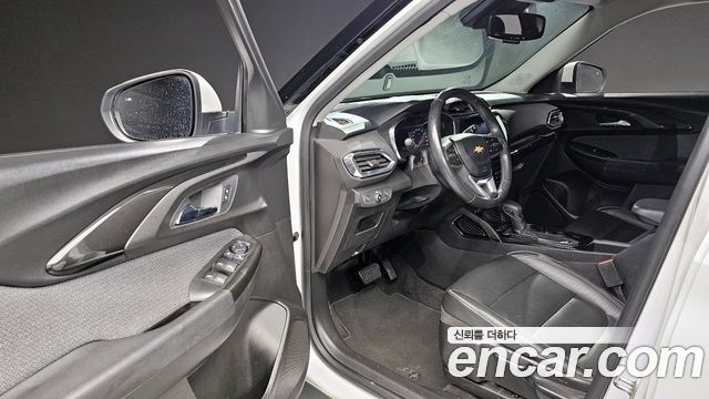 Chevrolet Korea Trailblazer 2021 — photo 13