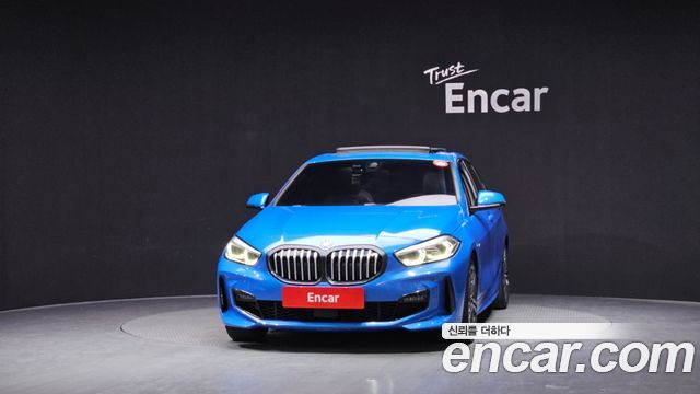 BMW 1-Series 2021 — photo 3