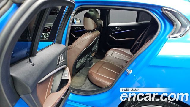 BMW 1-Series 2021 — photo 12