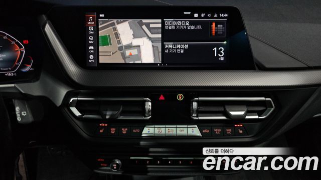BMW 1-Series 2021 — photo 14
