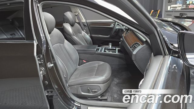 Genesis G80 2018 — photo 18