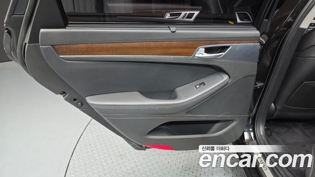 Genesis G80 2018 — photo 15